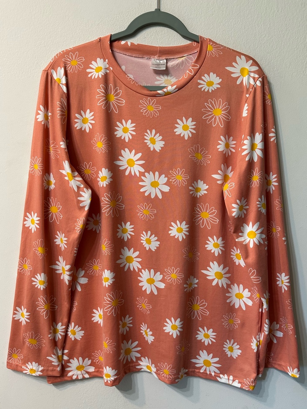 Real Essentials Coral Daisy Print Tee with White & Yellow Flowers Size XL